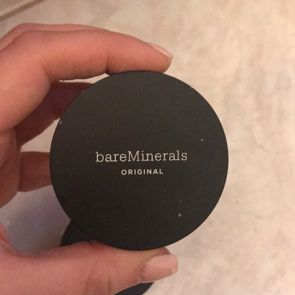Bare minerals powder foundation